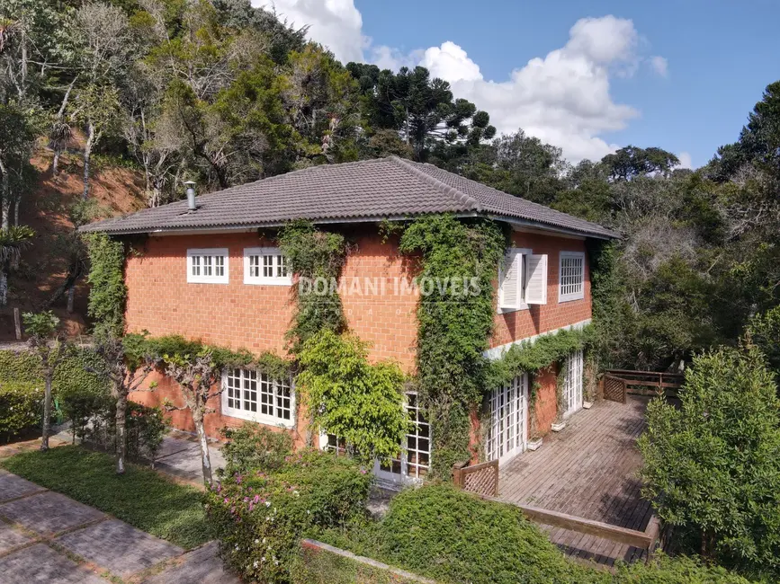 Foto 1 de Casa com 3 quartos à venda, 400m2 em Campos Do Jordao - SP