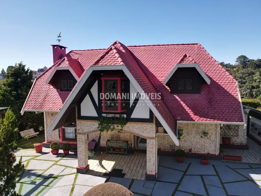 Foto 3 de Casa com 4 quartos à venda, 225m2 em Campos Do Jordao - SP