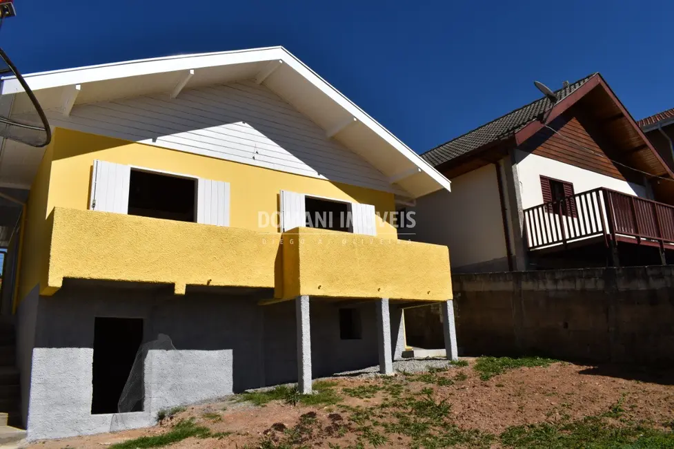Foto 3 de Casa com 2 quartos à venda, 75m2 em Campos Do Jordao - SP