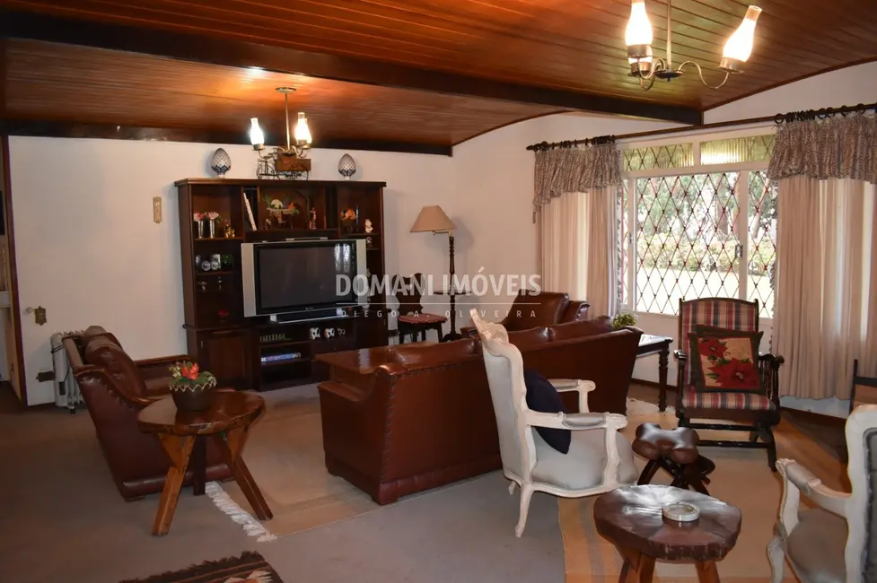 Foto 8 de Casa com 4 quartos à venda, 306m2 em Campos Do Jordao - SP