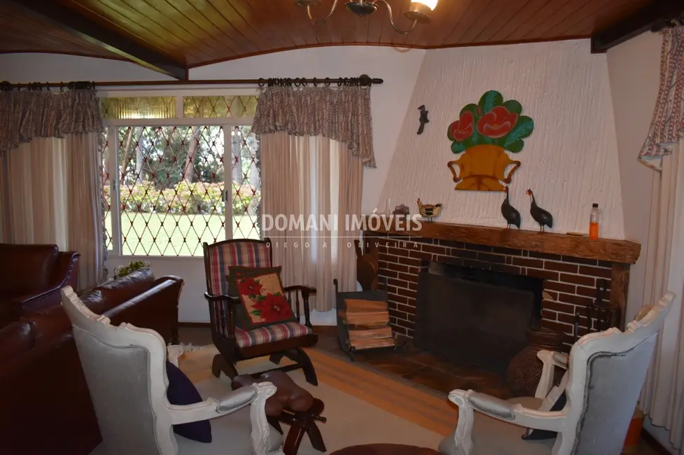 Foto 9 de Casa com 4 quartos à venda, 306m2 em Campos Do Jordao - SP