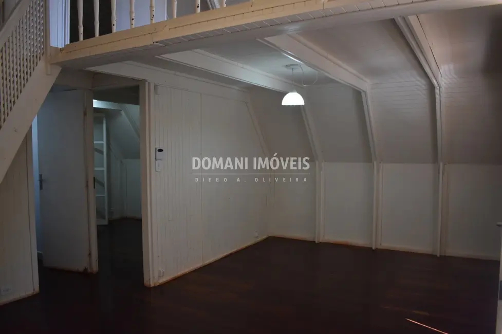 Foto 9 de Casa com 2 quartos à venda, 178m2 em Campos Do Jordao - SP