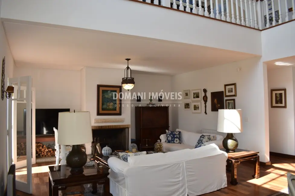 Foto 9 de Casa com 5 quartos à venda, 782m2 em Campos Do Jordao - SP