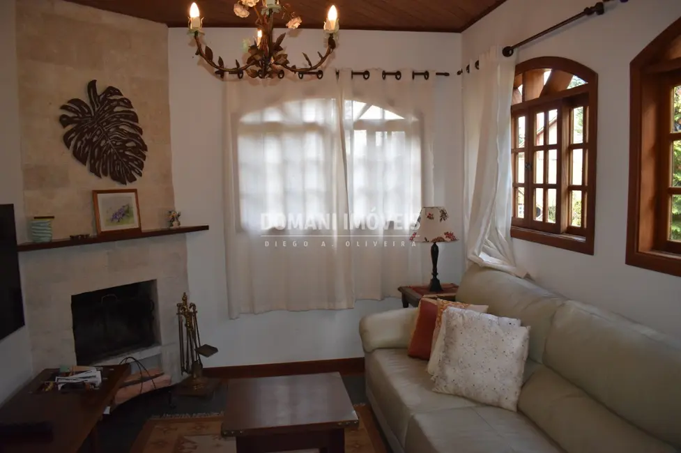 Foto 9 de Casa de Condomínio com 4 quartos à venda, 300m2 em Campos Do Jordao - SP