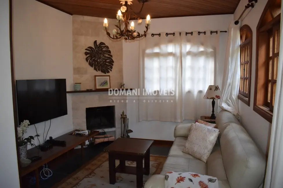 Foto 8 de Casa de Condomínio com 4 quartos à venda, 300m2 em Campos Do Jordao - SP