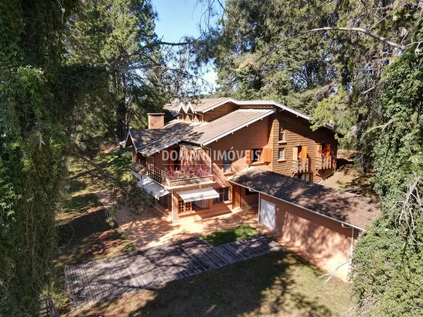 Casa com 5 quartos à venda, 690m2 em Campos Do Jordao - SP - imagem 2 Foto 2 de Casa com 5 quartos à venda, 690m2 em Campos Do Jordao - SP
