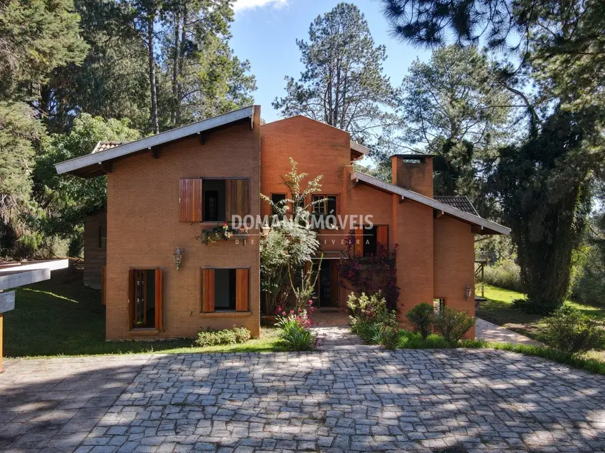 Casa com 5 quartos à venda, 690m2 em Campos Do Jordao - SP - imagem 4 Foto 4 de Casa com 5 quartos à venda, 690m2 em Campos Do Jordao - SP