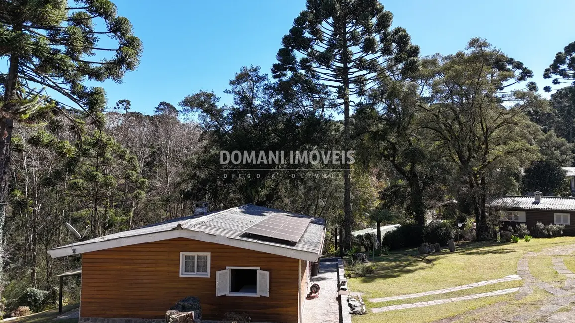 Foto 3 de Casa de Condomínio com 3 quartos à venda, 146m2 em Campos Do Jordao - SP