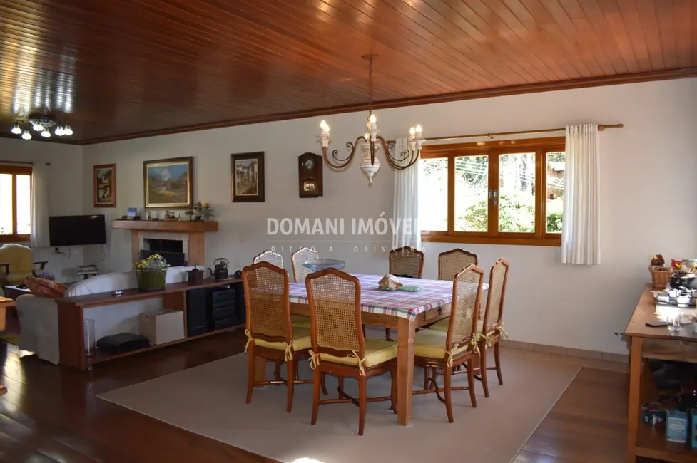 Foto 9 de Casa com 4 quartos à venda, 363m2 em Campos Do Jordao - SP