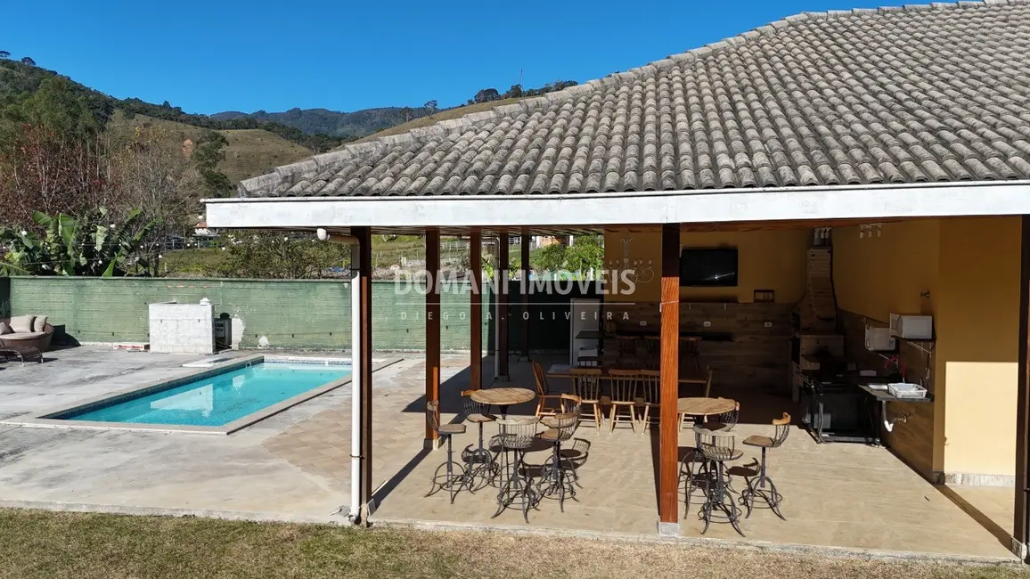 Foto 3 de Sítio / Rancho com 4 quartos à venda e para alugar, 200m2 em Campos Do Jordao - SP