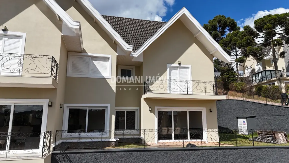Foto 4 de Casa de Condomínio com 4 quartos à venda, 322m2 em Campos Do Jordao - SP
