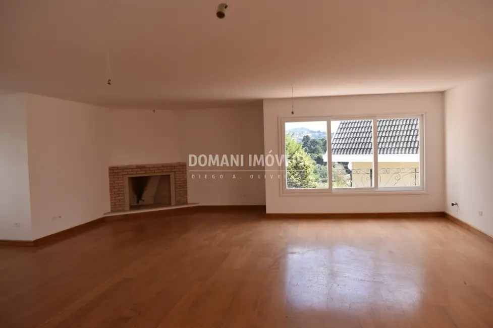 Foto 9 de Casa de Condomínio com 4 quartos à venda, 322m2 em Campos Do Jordao - SP