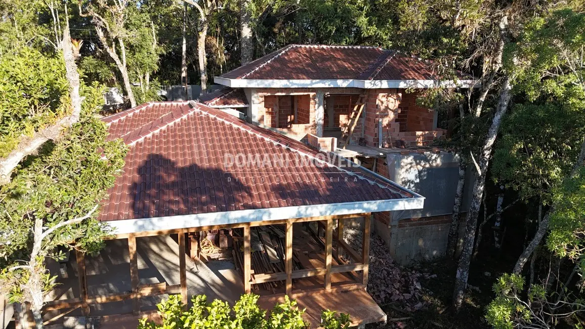 Foto 1 de Casa com 4 quartos à venda, 248m2 em Campos Do Jordao - SP