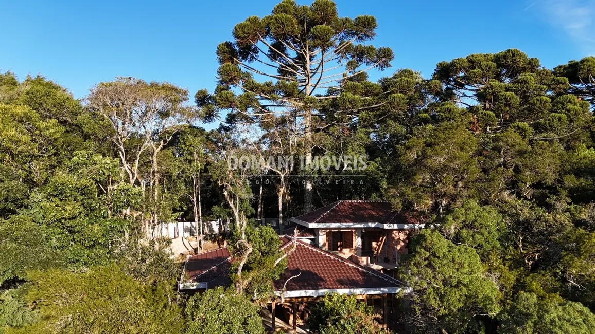 Foto 2 de Casa com 4 quartos à venda, 248m2 em Campos Do Jordao - SP