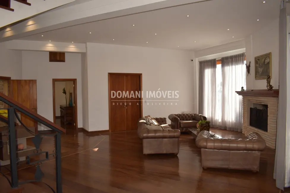 Casa com 8 quartos à venda, 745m2 em Campos Do Jordao - SP - imagem 8 Foto 8 de Casa com 8 quartos à venda, 745m2 em Campos Do Jordao - SP