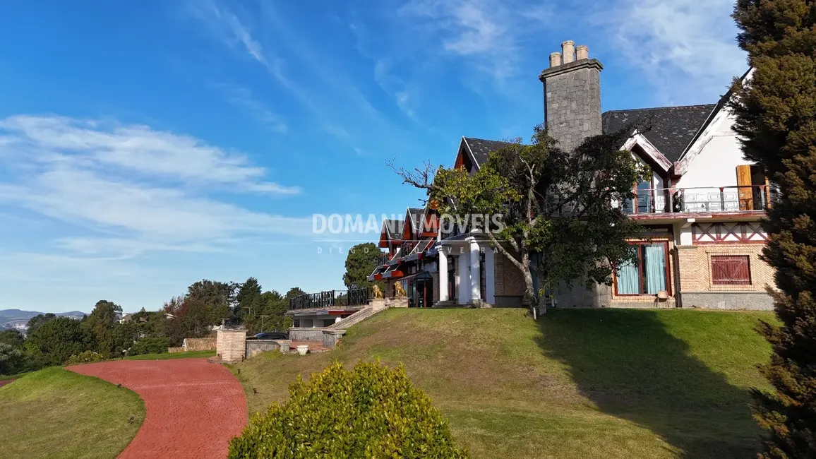 Casa com 8 quartos à venda, 745m2 em Campos Do Jordao - SP - imagem 4 Foto 4 de Casa com 8 quartos à venda, 745m2 em Campos Do Jordao - SP