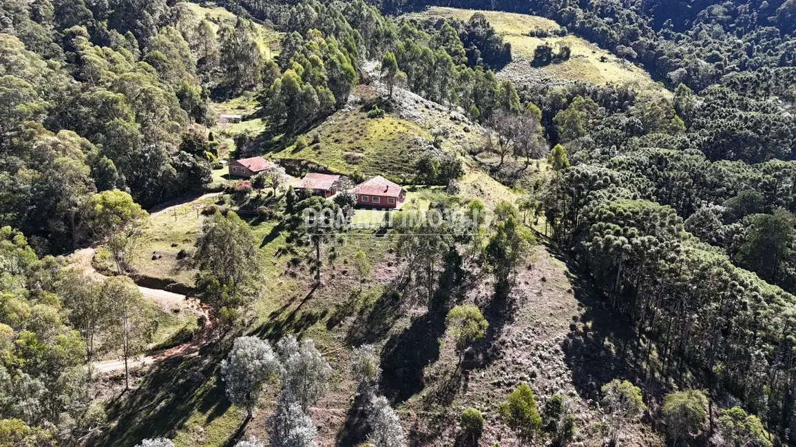 Sítio / Rancho com 4 quartos à venda, 440m2 em Campos Do Jordao - SP - imagem 3 Foto 3 de Sítio / Rancho com 4 quartos à venda, 440m2 em Campos Do Jordao - SP