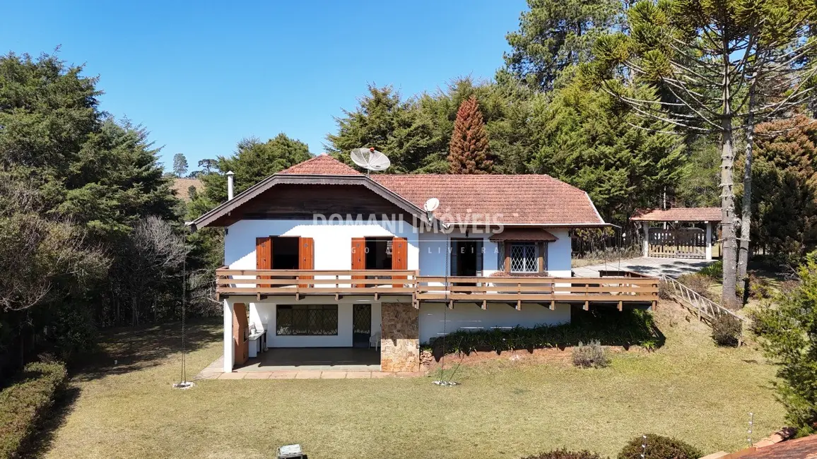 Foto 1 de Casa com 3 quartos à venda, 360m2 em Campos Do Jordao - SP