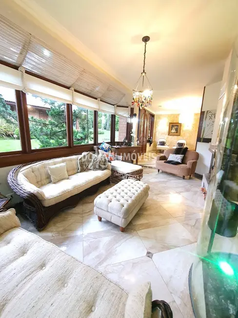 Foto 9 de Casa com 6 quartos à venda, 735m2 em Campos Do Jordao - SP