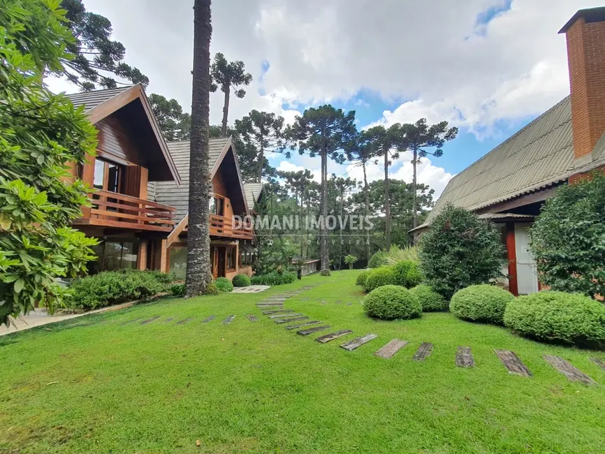 Foto 3 de Casa com 6 quartos à venda, 735m2 em Campos Do Jordao - SP