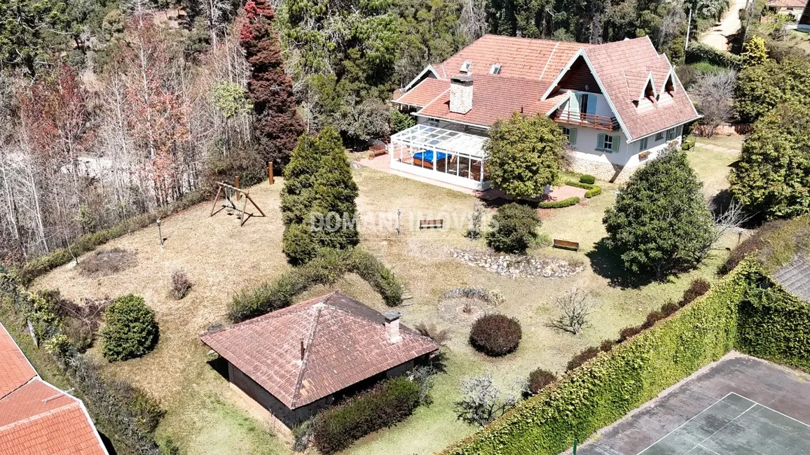Foto 1 de Casa com 5 quartos à venda, 912m2 em Campos Do Jordao - SP