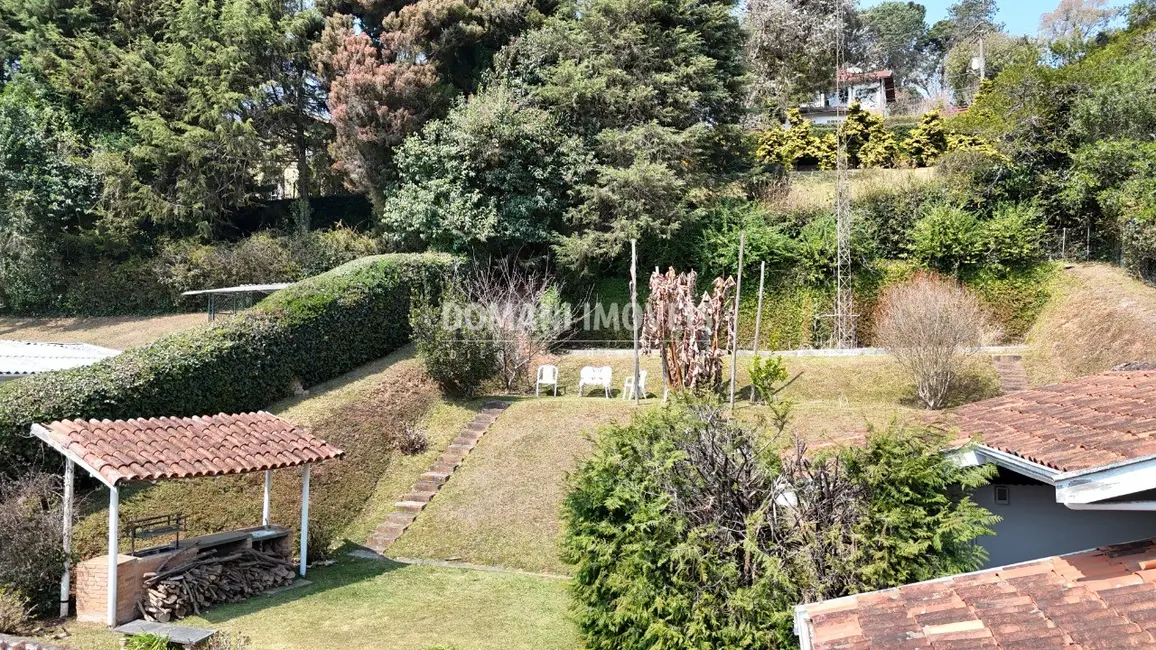 Casa com 3 quartos à venda, 257m2 em Campos Do Jordao - SP - imagem 5 Foto 5 de Casa com 3 quartos à venda, 257m2 em Campos Do Jordao - SP