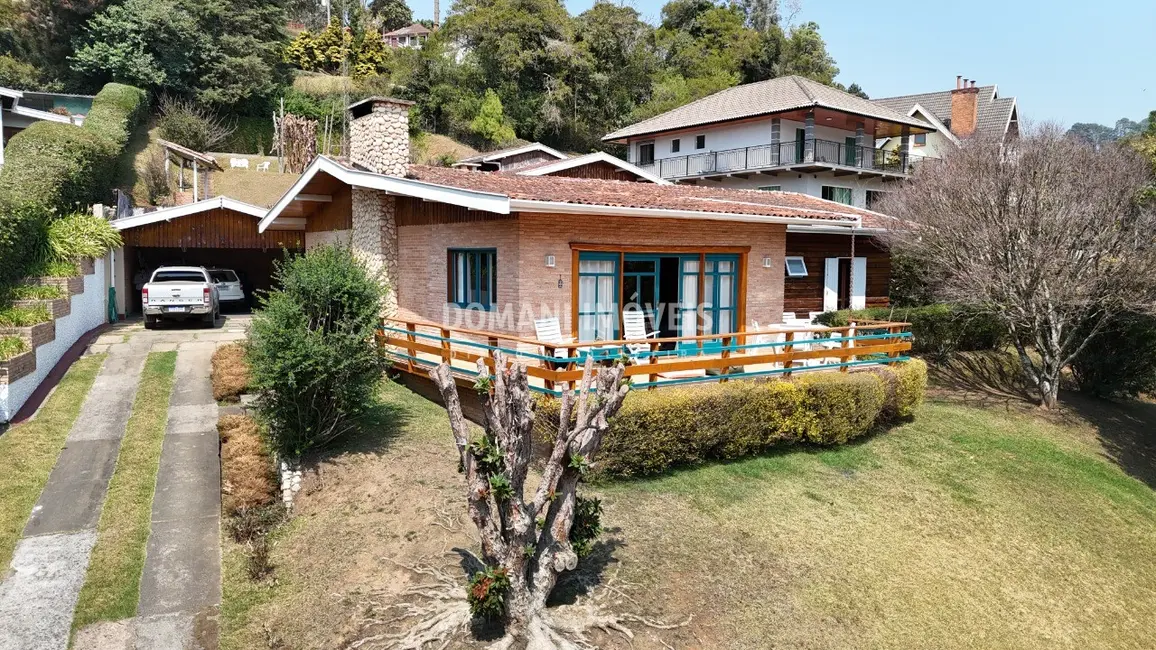 Foto 1 de Casa com 3 quartos à venda, 257m2 em Campos Do Jordao - SP