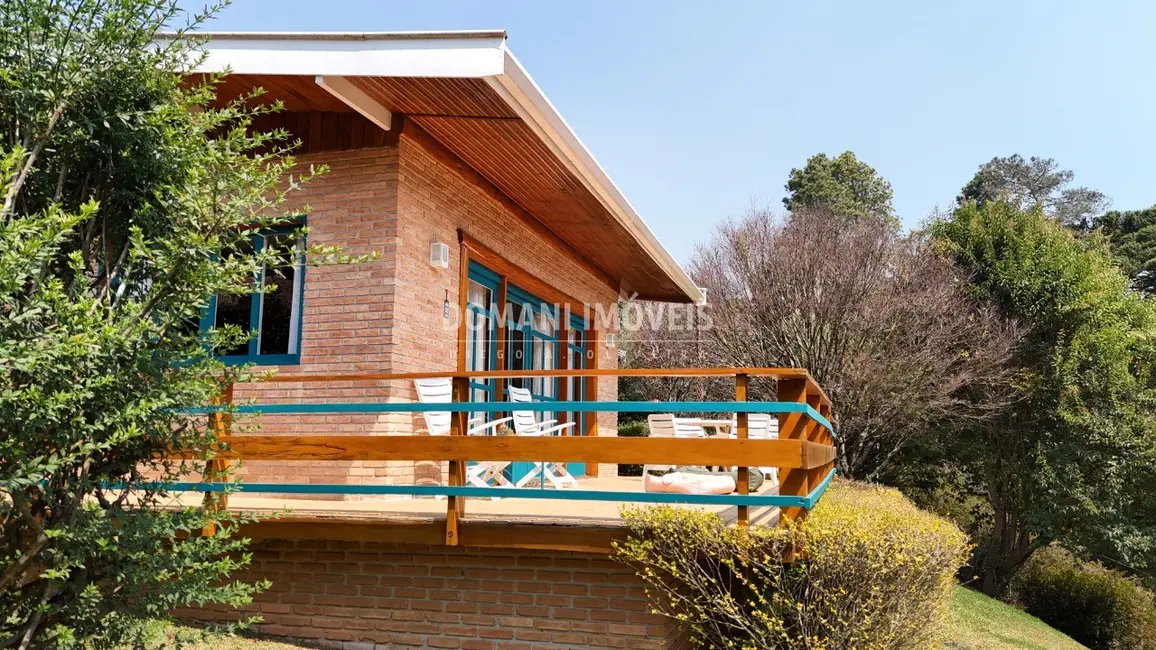 Casa com 3 quartos à venda, 257m2 em Campos Do Jordao - SP - imagem 6 Foto 6 de Casa com 3 quartos à venda, 257m2 em Campos Do Jordao - SP