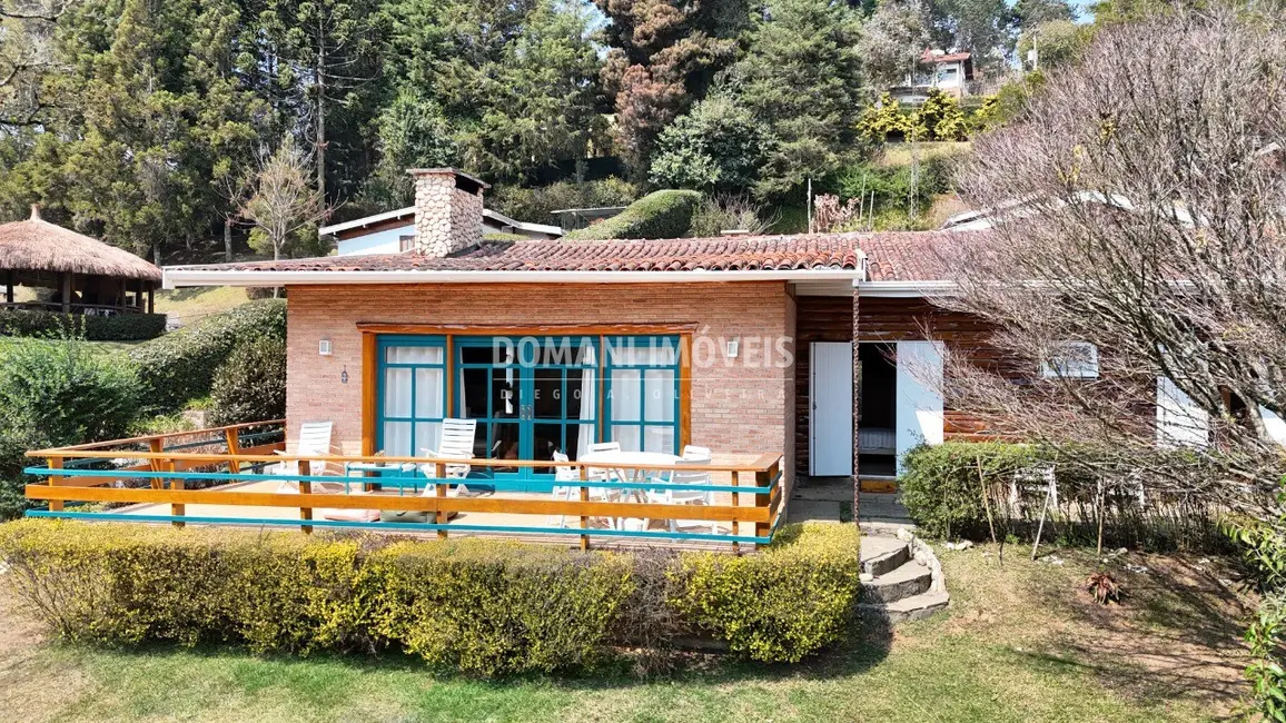 Foto 2 de Casa com 3 quartos à venda, 257m2 em Campos Do Jordao - SP