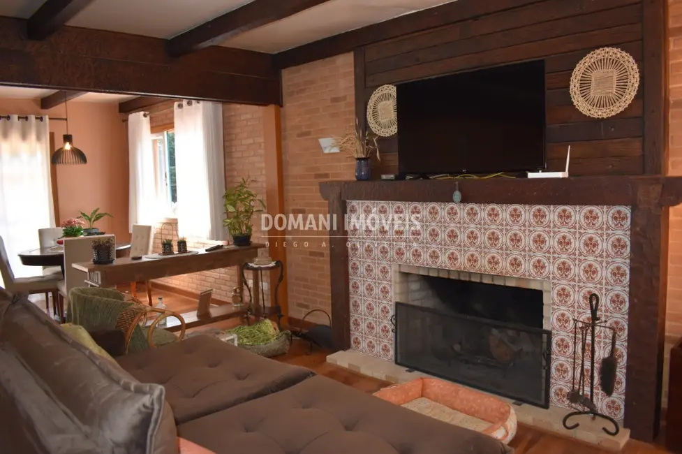 Casa com 3 quartos à venda, 257m2 em Campos Do Jordao - SP - imagem 8 Foto 8 de Casa com 3 quartos à venda, 257m2 em Campos Do Jordao - SP