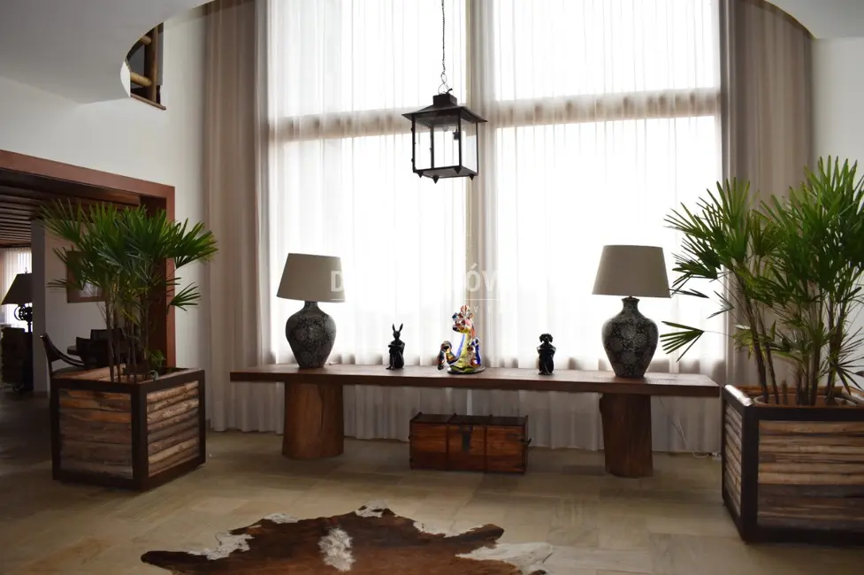 Foto 8 de Casa de Condomínio com 8 quartos à venda, 1868m2 em Campos Do Jordao - SP