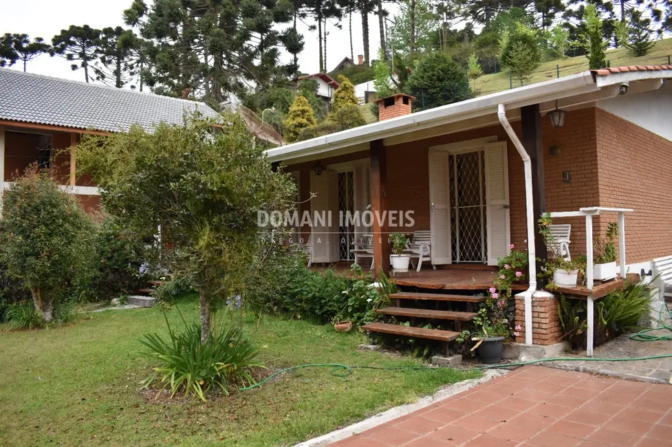 Foto 3 de Casa com 3 quartos à venda, 290m2 em Campos Do Jordao - SP