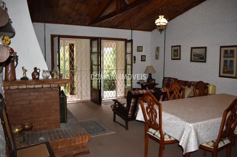 Foto 8 de Casa com 3 quartos à venda, 290m2 em Campos Do Jordao - SP