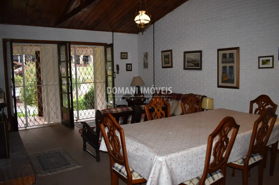 Foto 9 de Casa com 3 quartos à venda, 290m2 em Campos Do Jordao - SP