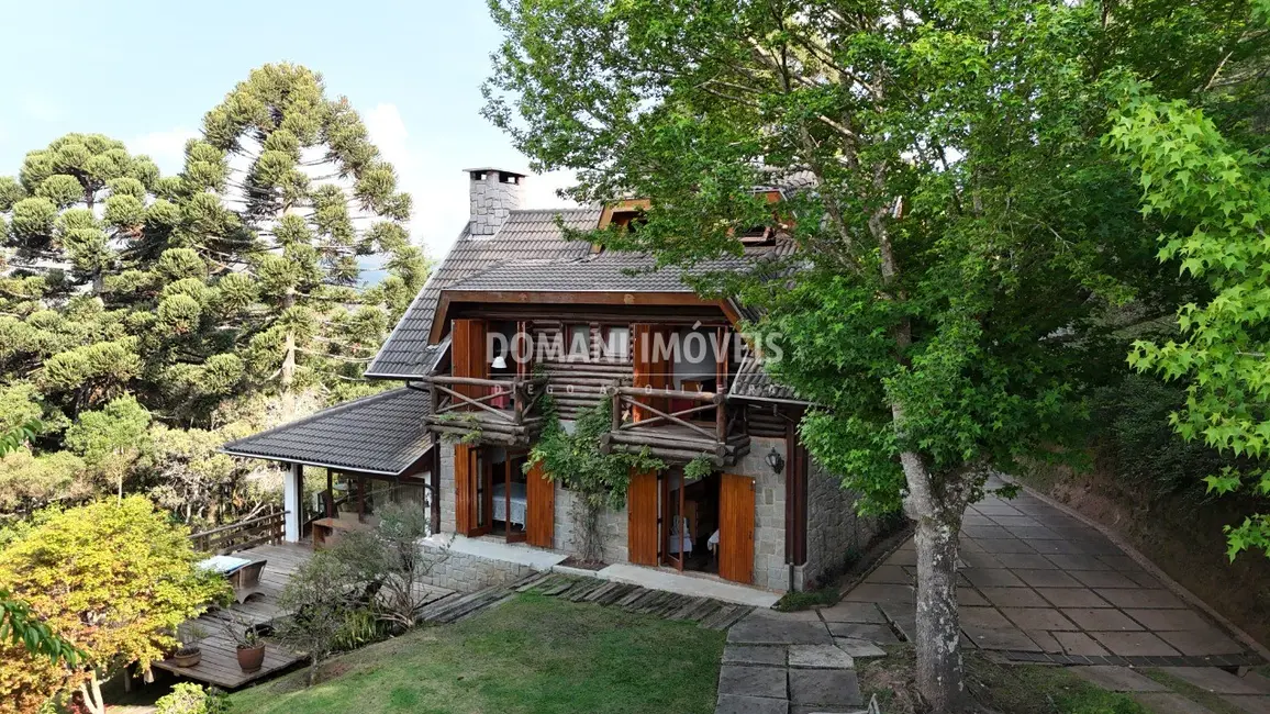 Foto 2 de Casa com 4 quartos à venda, 360m2 em Campos Do Jordao - SP