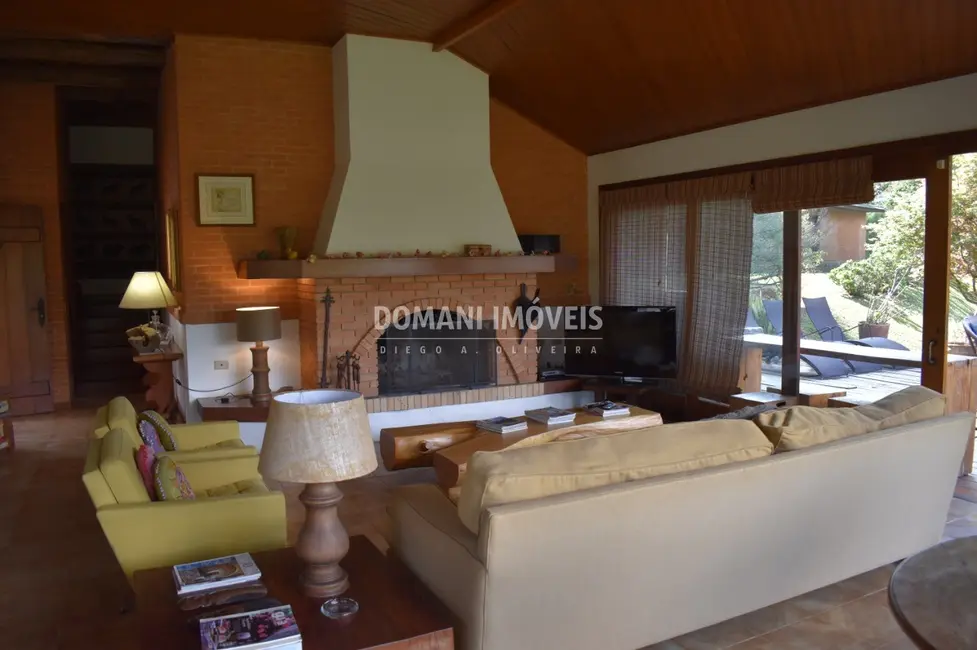 Foto 9 de Casa com 4 quartos à venda, 360m2 em Campos Do Jordao - SP