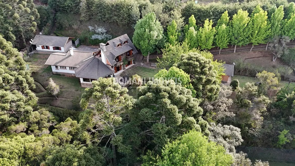 Foto 7 de Casa com 4 quartos à venda, 360m2 em Campos Do Jordao - SP