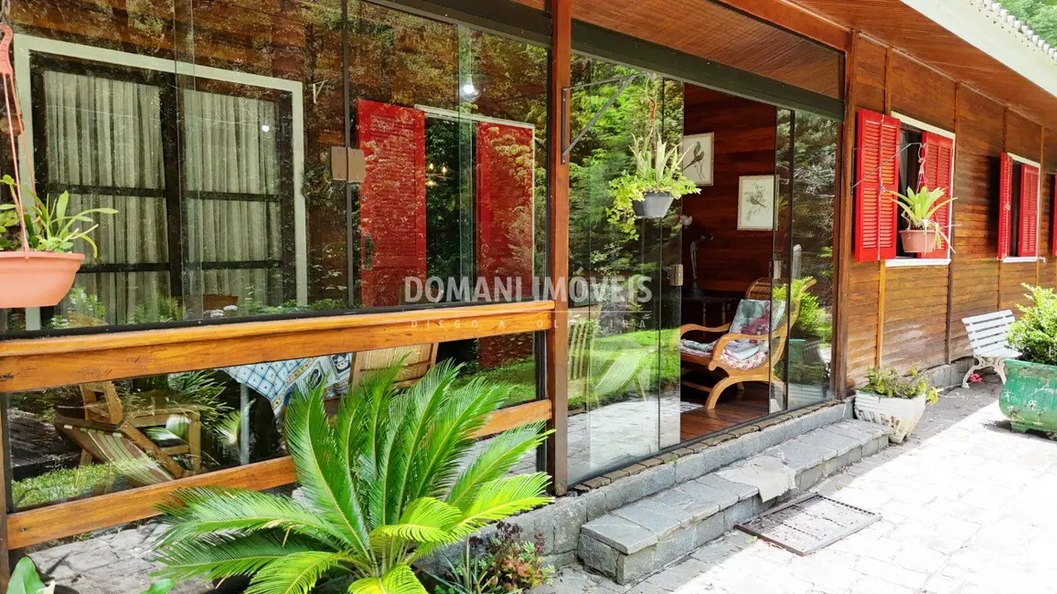 Foto 6 de Casa com 3 quartos à venda, 138m2 em Campos Do Jordao - SP