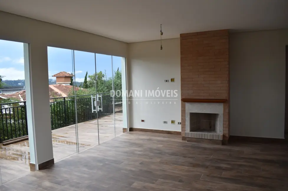 Casa de Condomínio com 3 quartos à venda, 226m2 em Campos Do Jordao - SP - imagem 8 Foto 8 de Casa de Condomínio com 3 quartos à venda, 226m2 em Campos Do Jordao - SP