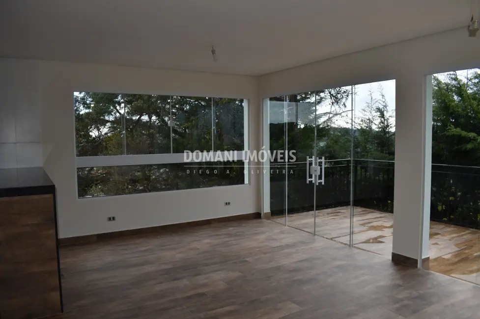 Casa de Condomínio com 3 quartos à venda, 226m2 em Campos Do Jordao - SP - imagem 9 Foto 9 de Casa de Condomínio com 3 quartos à venda, 226m2 em Campos Do Jordao - SP