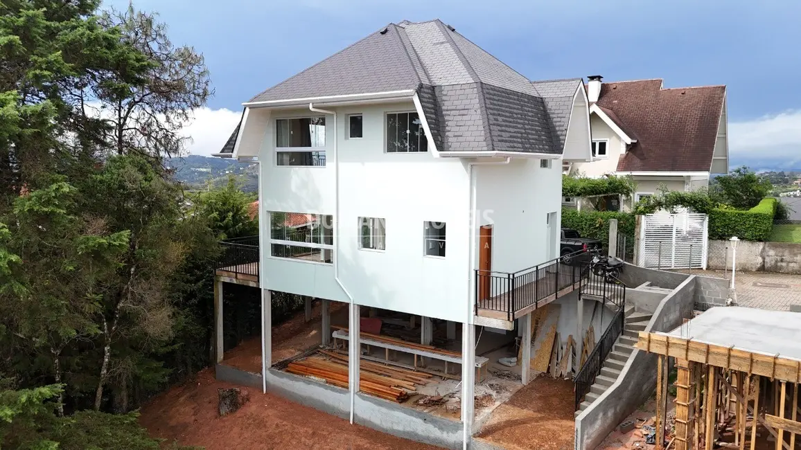 Casa de Condomínio com 3 quartos à venda, 226m2 em Campos Do Jordao - SP - imagem 5 Foto 5 de Casa de Condomínio com 3 quartos à venda, 226m2 em Campos Do Jordao - SP