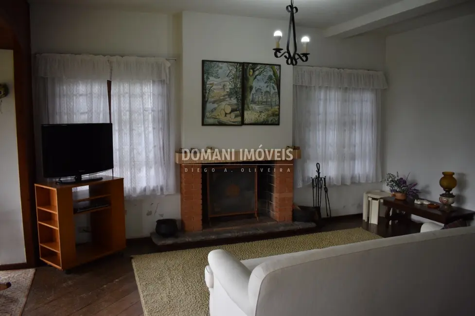 Foto 9 de Casa com 4 quartos à venda, 248m2 em Campos Do Jordao - SP