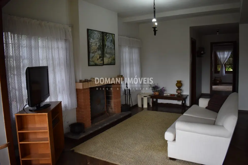 Foto 8 de Casa com 4 quartos à venda, 248m2 em Campos Do Jordao - SP