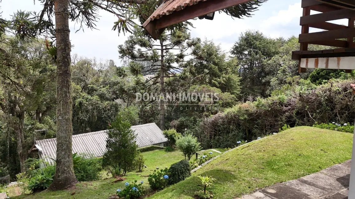 Foto 3 de Casa com 4 quartos à venda, 248m2 em Campos Do Jordao - SP