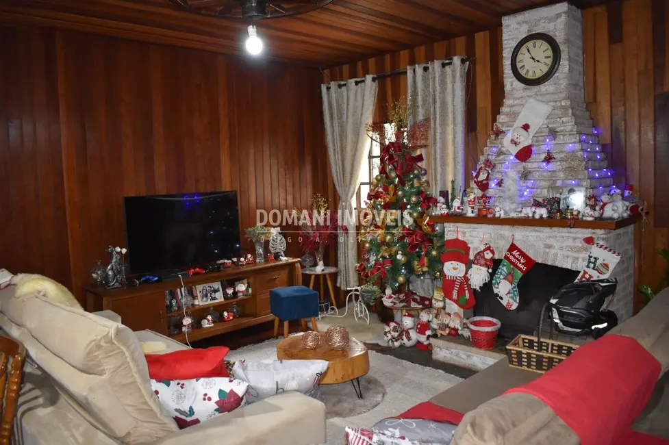 Foto 4 de Casa com 4 quartos à venda, 263m2 em Campos Do Jordao - SP