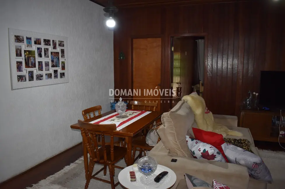 Foto 6 de Casa com 4 quartos à venda, 263m2 em Campos Do Jordao - SP