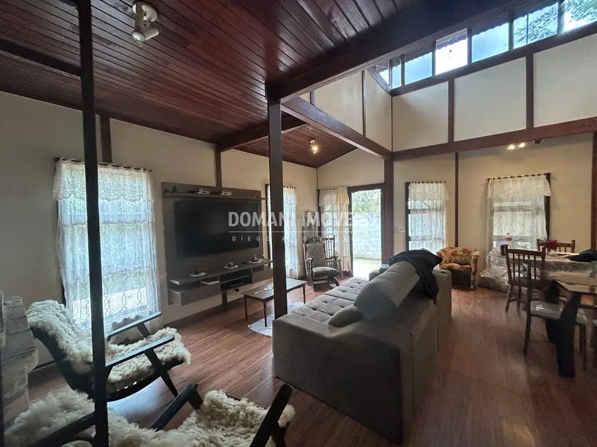 Foto 8 de Casa com 3 quartos à venda, 117m2 em Campos Do Jordao - SP