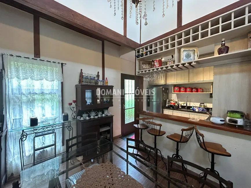 Foto 4 de Casa com 3 quartos à venda, 117m2 em Campos Do Jordao - SP