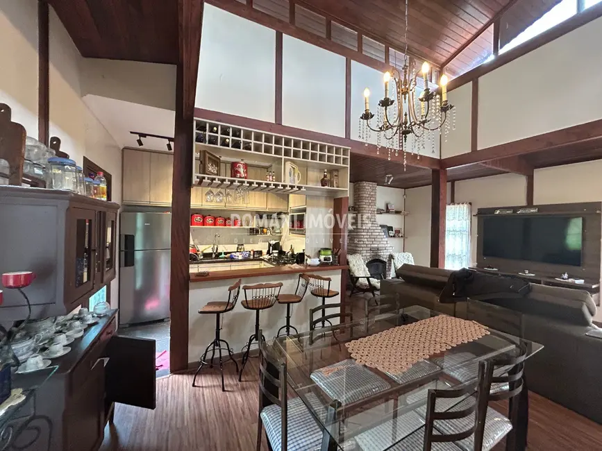 Foto 6 de Casa com 3 quartos à venda, 117m2 em Campos Do Jordao - SP