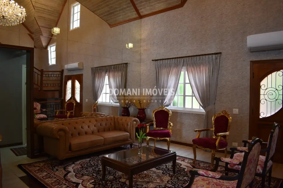 Casa com 5 quartos à venda, 800m2 em Campos Do Jordao - SP - imagem 8 Foto 8 de Casa com 5 quartos à venda, 800m2 em Campos Do Jordao - SP